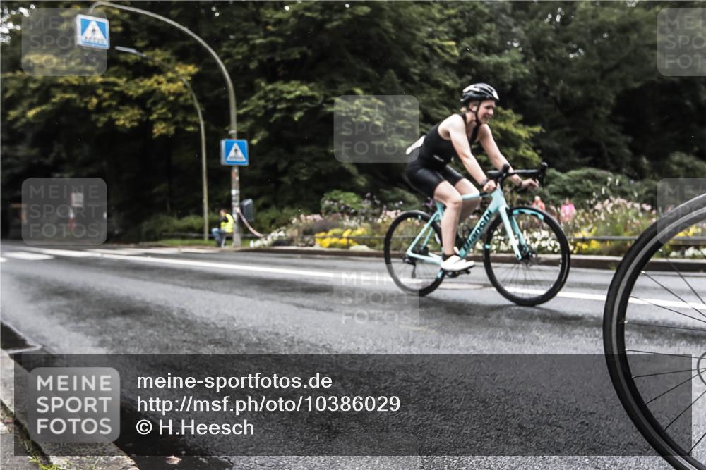 13.09.2026 - Stadtparktriathlon H.Heesch http://msf.ph/oto/10386029 13.09.2026 13:23:44 Radfahren 1286, 1317, 1434, 1525, 1529 meine-sportfotos.de