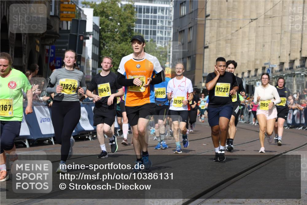 13.09.2026 - 21. swb-Marathon Bremen Strokosch-Dieckow http://msf.ph/oto/10386131 13.09.2026 11:07:45 Ziel 10138, 10205, 10279, 10280, 10488, 10501, 10505, 10695, 10748, 11123, 11246, 11417, 11759, 11767, 11865, 11899, 11917, 12020, 12173, 12210, 12266, 12277, 12419, 12536, 10139, 10660, 10661, 10674, 10871, 10937, 11044, 11378, 11515, 12024, 12031, 12066, 12511, 12512 meine-sportfotos.de