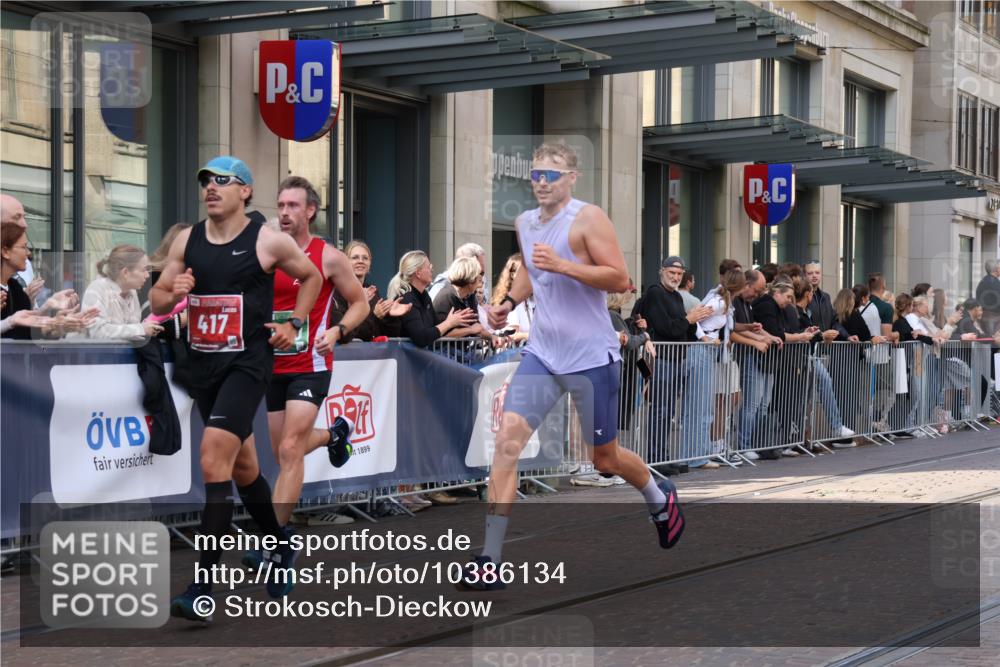 13.09.2026 - 21. swb-Marathon Bremen Strokosch-Dieckow http://msf.ph/oto/10386134 13.09.2026 12:53:04 Ziel 2352, 2585, 2670, 3080, 3606, 7650, 8081, 417, 553, 2100, 7244, 8077, 8729, 9522 meine-sportfotos.de
