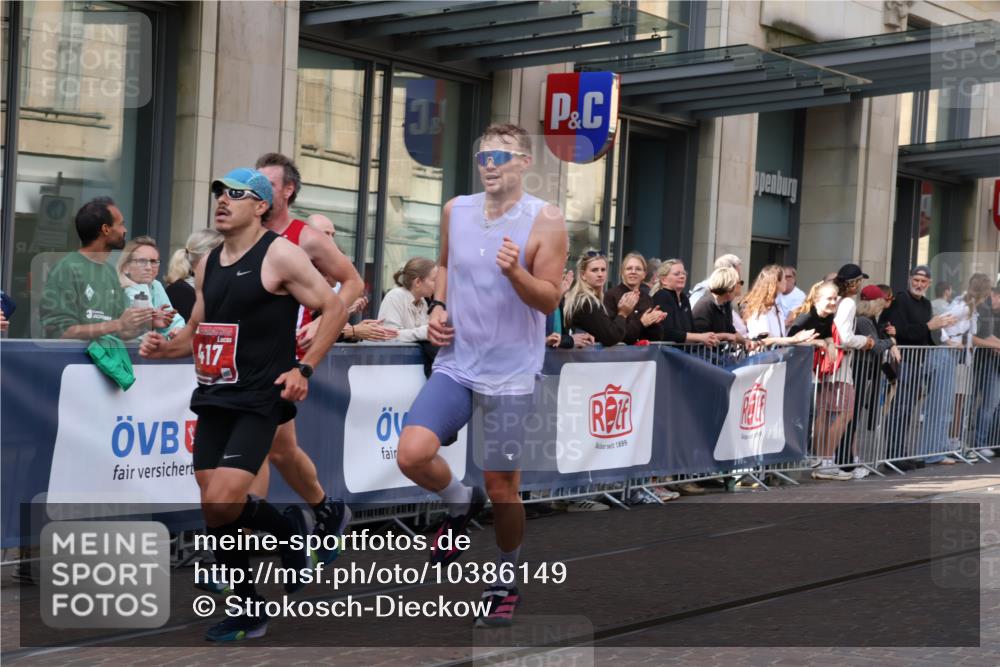 13.09.2026 - 21. swb-Marathon Bremen Strokosch-Dieckow http://msf.ph/oto/10386149 13.09.2026 12:53:05 Ziel 2352, 2585, 2670, 3080, 3606, 7650, 8081, 417, 553, 2100, 7244, 7650, 8077, 8729, 9522 meine-sportfotos.de