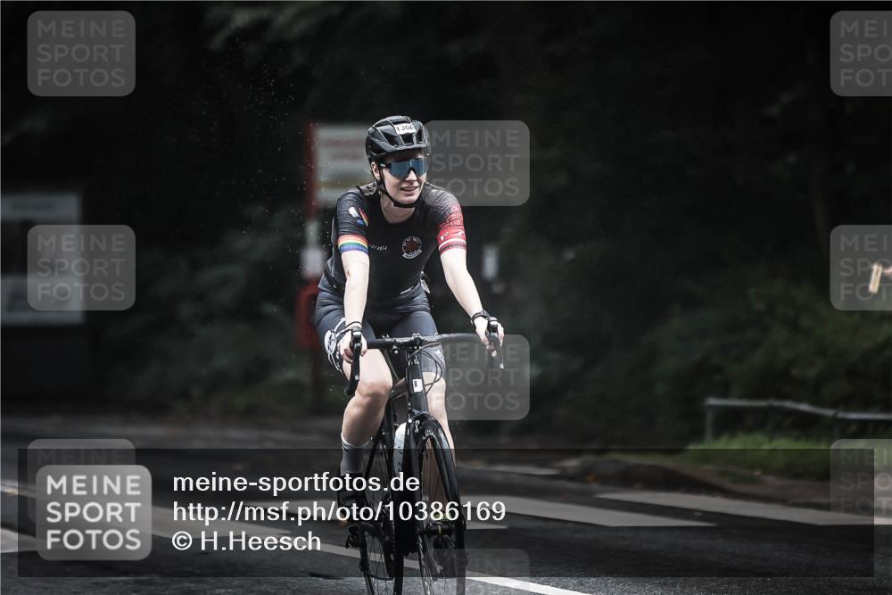 13.09.2026 - Stadtparktriathlon H.Heesch http://msf.ph/oto/10386169 13.09.2026 12:40:26 Radfahren 1135, 1186, 1198, 1260, 1265, 1271, 1275 meine-sportfotos.de