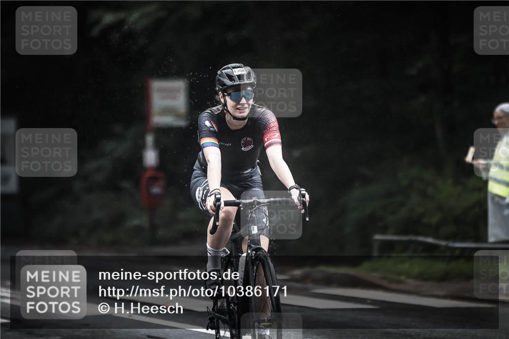 13.09.2026 - Stadtparktriathlon H.Heesch http://msf.ph/oto/10386171 13.09.2026 12:40:26 Radfahren 1135, 1186, 1198, 1260, 1265, 1271, 1275 meine-sportfotos.de