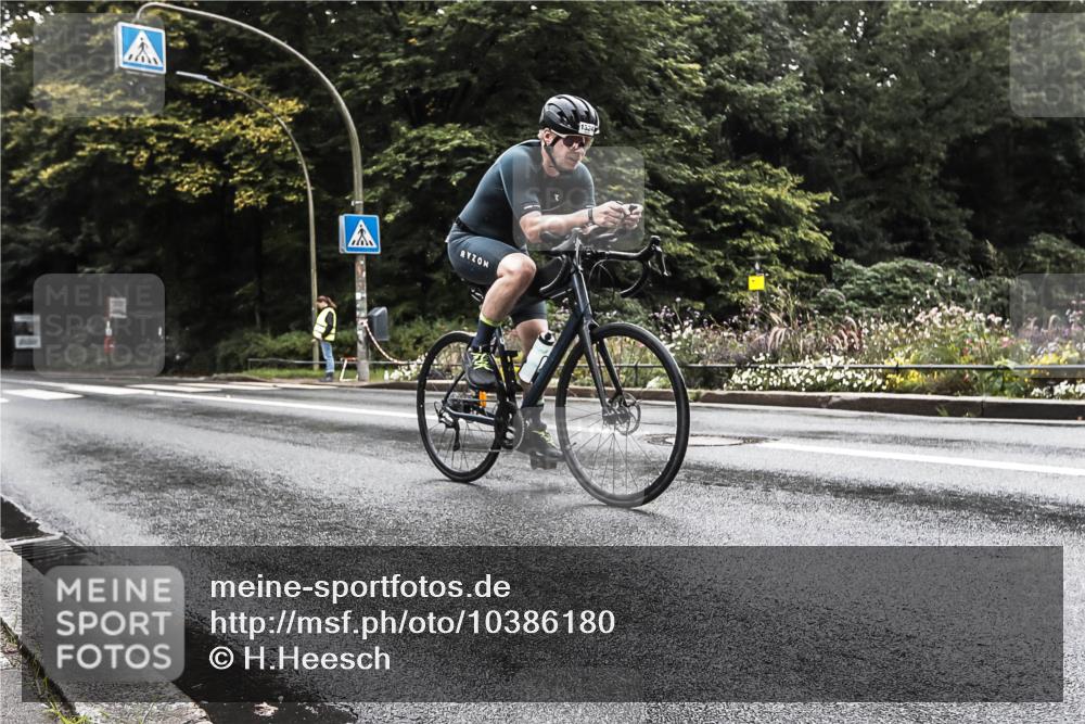 13.09.2026 - Stadtparktriathlon H.Heesch http://msf.ph/oto/10386180 13.09.2026 13:25:26 Radfahren 1319, 1324, 1375, 1405 meine-sportfotos.de