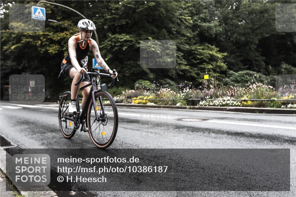 13.09.2026 - Stadtparktriathlon H.Heesch http://msf.ph/oto/10386187 13.09.2026 13:25:39 Radfahren 1304, 1475, 1486 meine-sportfotos.de