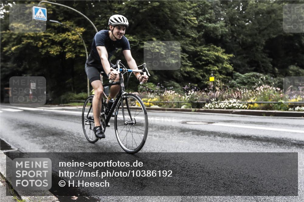 13.09.2026 - Stadtparktriathlon H.Heesch http://msf.ph/oto/10386192 13.09.2026 13:25:41 Radfahren 1304, 1475, 1486 meine-sportfotos.de