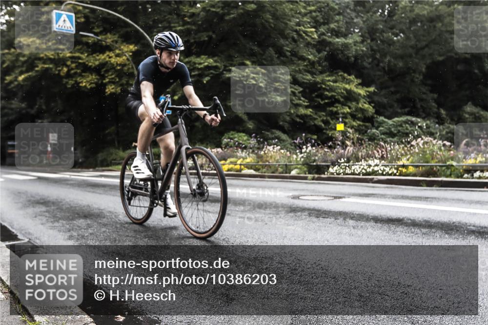 13.09.2026 - Stadtparktriathlon H.Heesch http://msf.ph/oto/10386203 13.09.2026 13:26:03 Radfahren 1382, 1392 meine-sportfotos.de