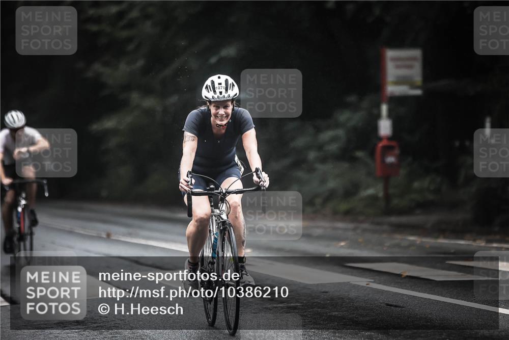 13.09.2026 - Stadtparktriathlon H.Heesch http://msf.ph/oto/10386210 13.09.2026 12:40:33 Radfahren 1070, 1200, 1275 meine-sportfotos.de