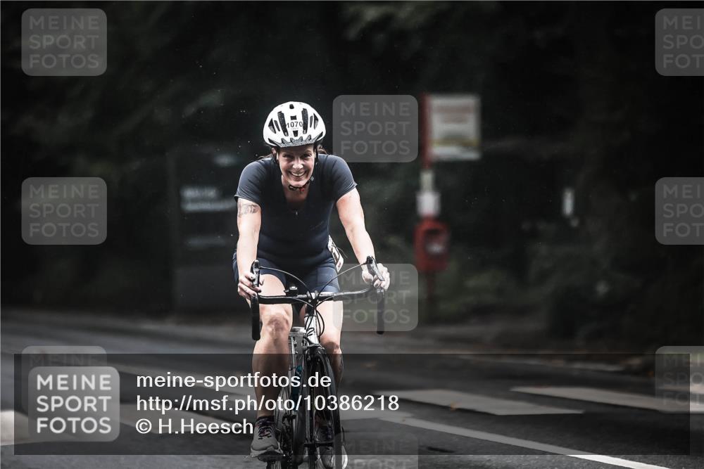 13.09.2026 - Stadtparktriathlon H.Heesch http://msf.ph/oto/10386218 13.09.2026 12:40:33 Radfahren 1070, 1200, 1275 meine-sportfotos.de
