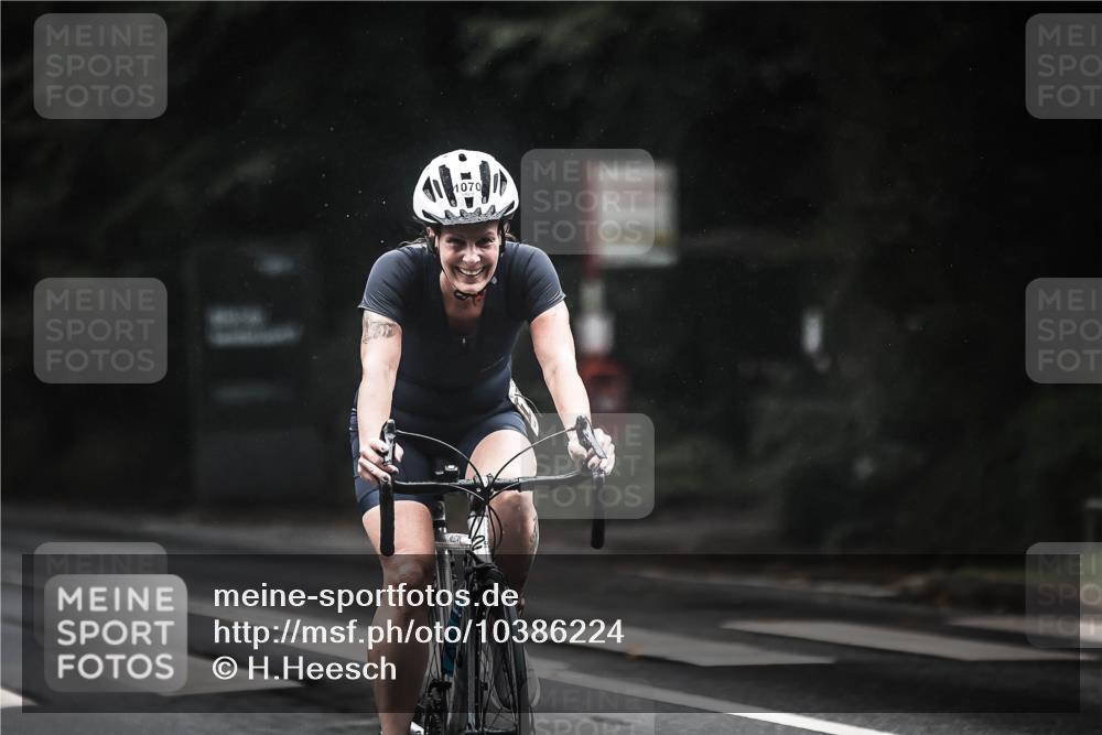 13.09.2026 - Stadtparktriathlon H.Heesch http://msf.ph/oto/10386224 13.09.2026 12:40:33 Radfahren 1070, 1200, 1275 meine-sportfotos.de