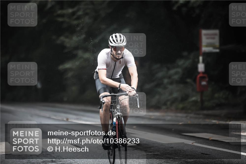 13.09.2026 - Stadtparktriathlon H.Heesch http://msf.ph/oto/10386233 13.09.2026 12:40:34 Radfahren 1070, 1200 meine-sportfotos.de