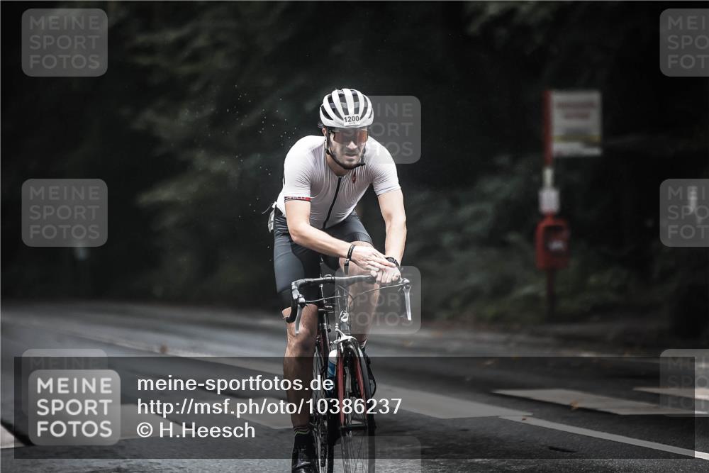 13.09.2026 - Stadtparktriathlon H.Heesch http://msf.ph/oto/10386237 13.09.2026 12:40:34 Radfahren 1070, 1200 meine-sportfotos.de