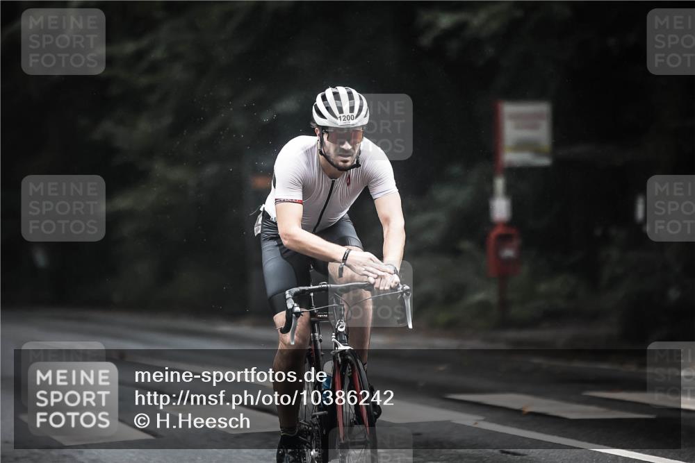 13.09.2026 - Stadtparktriathlon H.Heesch http://msf.ph/oto/10386242 13.09.2026 12:40:35 Radfahren 1070, 1200 meine-sportfotos.de