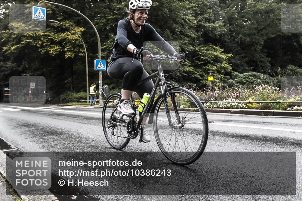 13.09.2026 - Stadtparktriathlon H.Heesch http://msf.ph/oto/10386243 13.09.2026 13:26:31 Radfahren 1327 meine-sportfotos.de