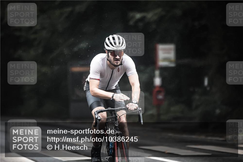 13.09.2026 - Stadtparktriathlon H.Heesch http://msf.ph/oto/10386245 13.09.2026 12:40:35 Radfahren 1070, 1200 meine-sportfotos.de