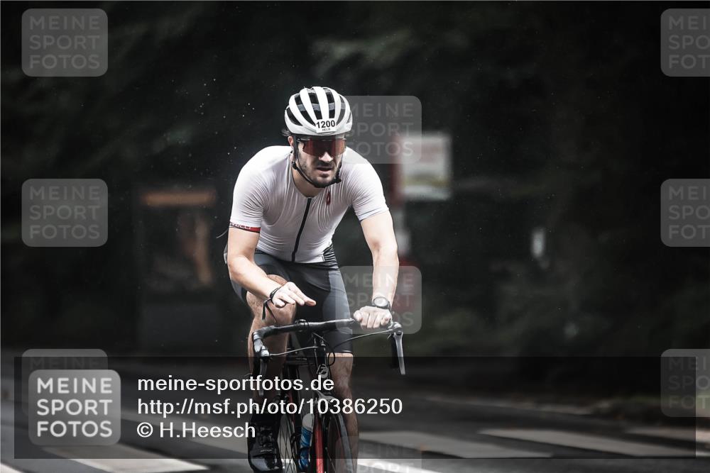 13.09.2026 - Stadtparktriathlon H.Heesch http://msf.ph/oto/10386250 13.09.2026 12:40:35 Radfahren 1070, 1200 meine-sportfotos.de