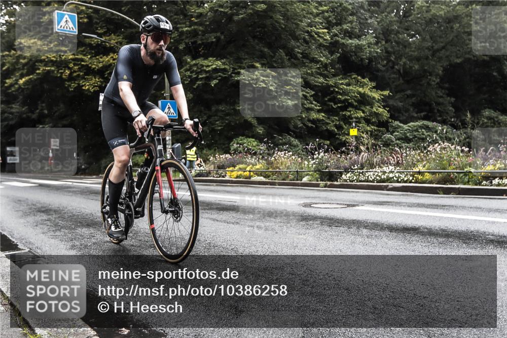 13.09.2026 - Stadtparktriathlon H.Heesch http://msf.ph/oto/10386258 13.09.2026 13:26:49 Radfahren 1329, 1380, 1438 meine-sportfotos.de