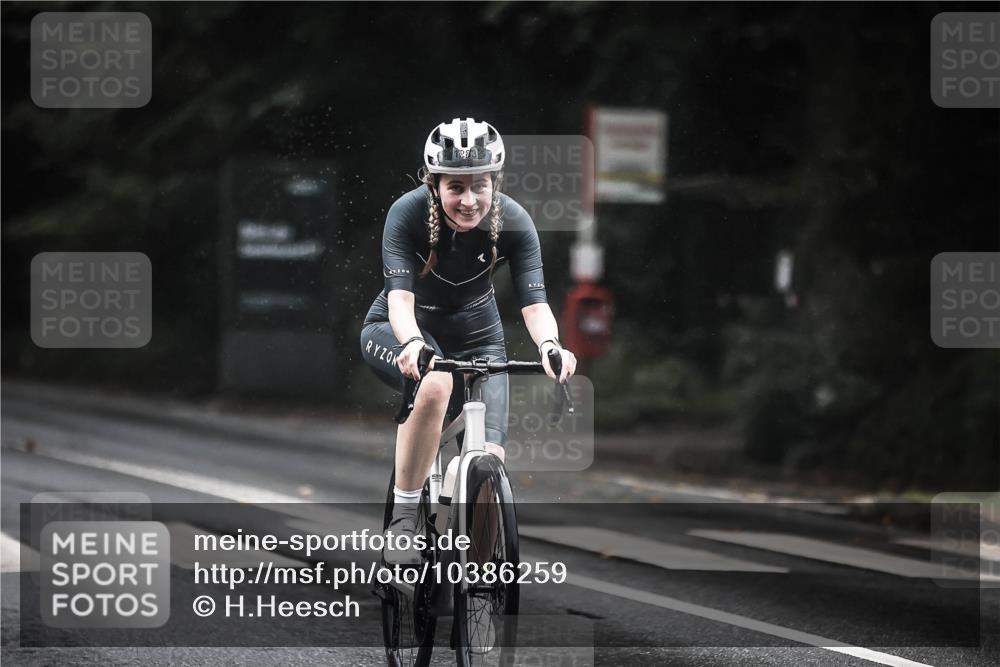 13.09.2026 - Stadtparktriathlon H.Heesch http://msf.ph/oto/10386259 13.09.2026 12:40:46 Radfahren 1283 meine-sportfotos.de