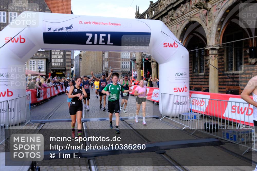 13.09.2026 - 21. swb-Marathon Bremen Tim E. http://msf.ph/oto/10386260 13.09.2026 13:25:20 Ziel 972, 1080, 1166, 1264, 1436, 1448, 2322, 2761, 3105, 4091, 4113, 4507, 4918, 4973, 6079, 6360, 6544, 6943, 7409, 7854, 8245, 8853, 9073, 9152, 9360, 9493, 13088 meine-sportfotos.de