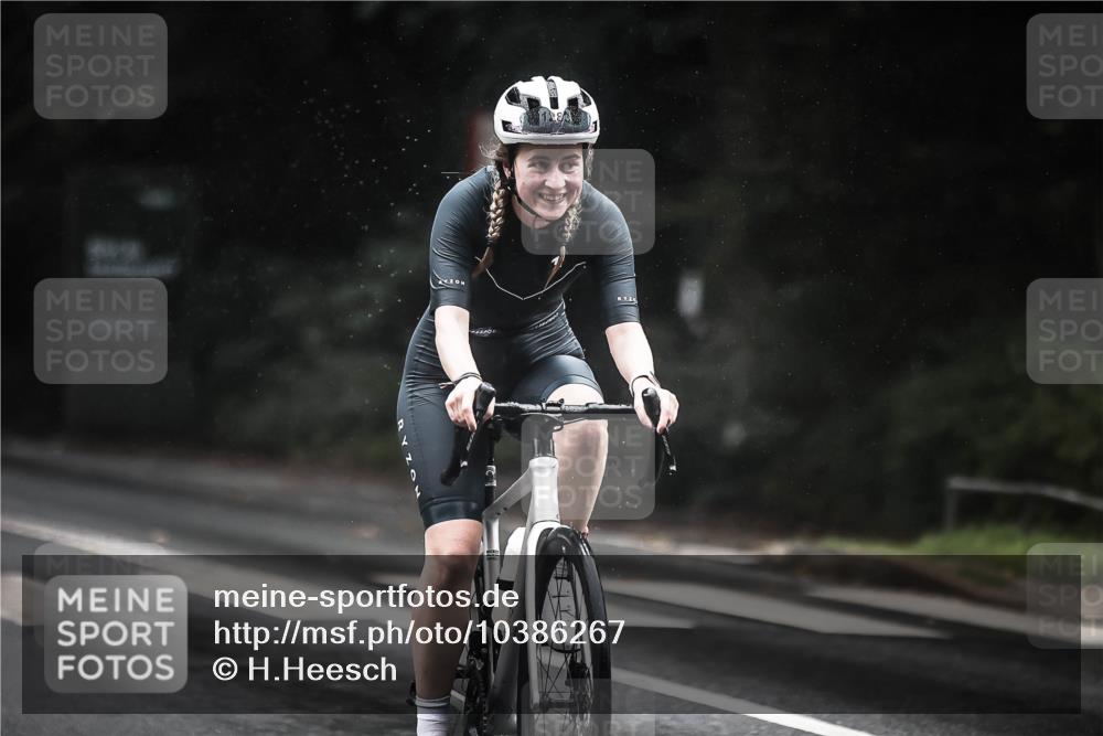 13.09.2026 - Stadtparktriathlon H.Heesch http://msf.ph/oto/10386267 13.09.2026 12:40:46 Radfahren 1283 meine-sportfotos.de