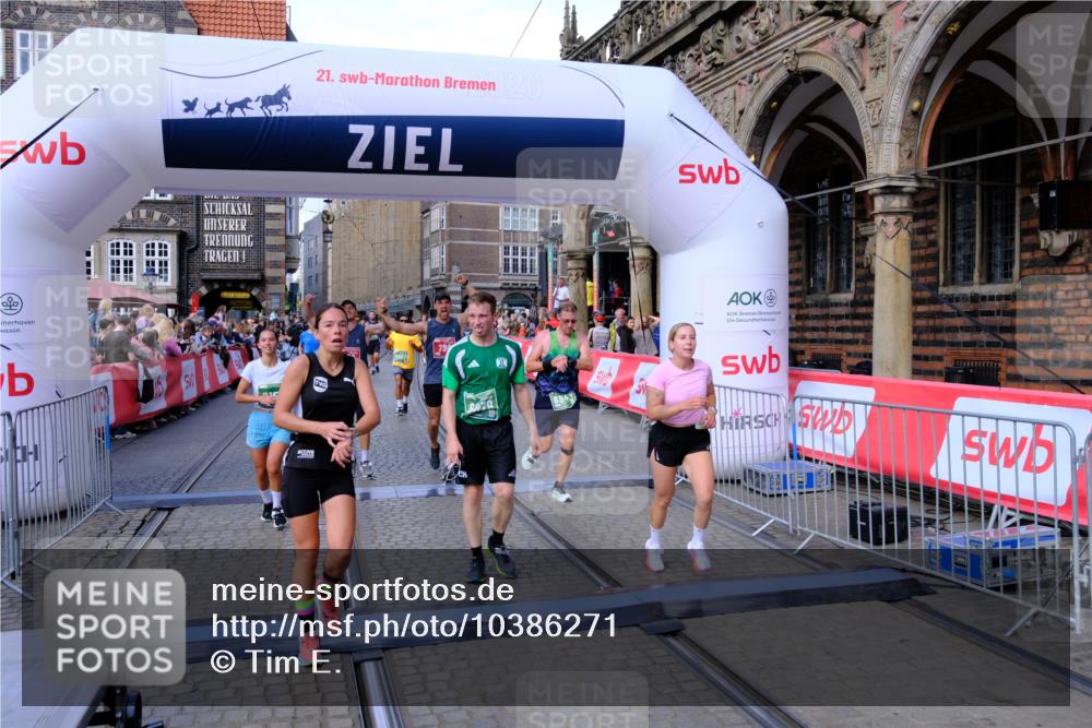13.09.2026 - 21. swb-Marathon Bremen Tim E. http://msf.ph/oto/10386271 13.09.2026 13:25:21 Ziel 972, 1080, 1166, 1264, 1436, 1448, 2322, 2761, 3105, 4091, 4113, 4507, 4918, 4973, 6079, 6360, 6544, 6943, 7409, 7854, 8245, 9073, 9152, 9360, 9493, 13088 meine-sportfotos.de