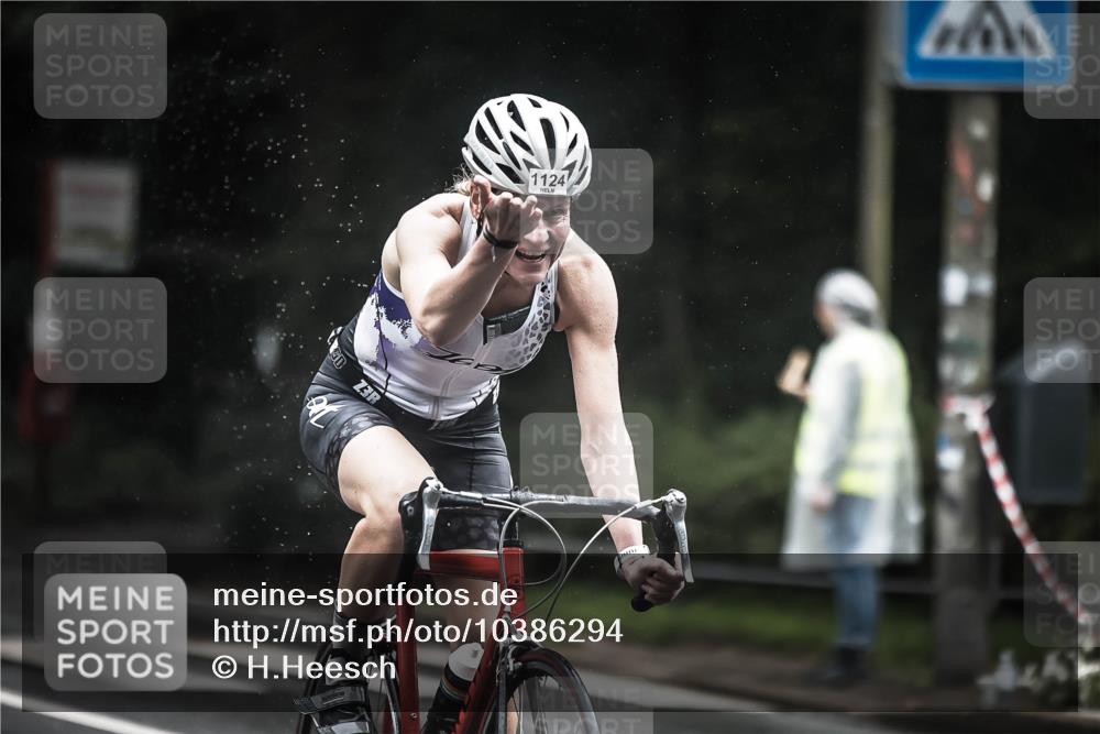 13.09.2026 - Stadtparktriathlon H.Heesch http://msf.ph/oto/10386294 13.09.2026 12:40:54 Radfahren 954, 1124, 1166, 1216 meine-sportfotos.de