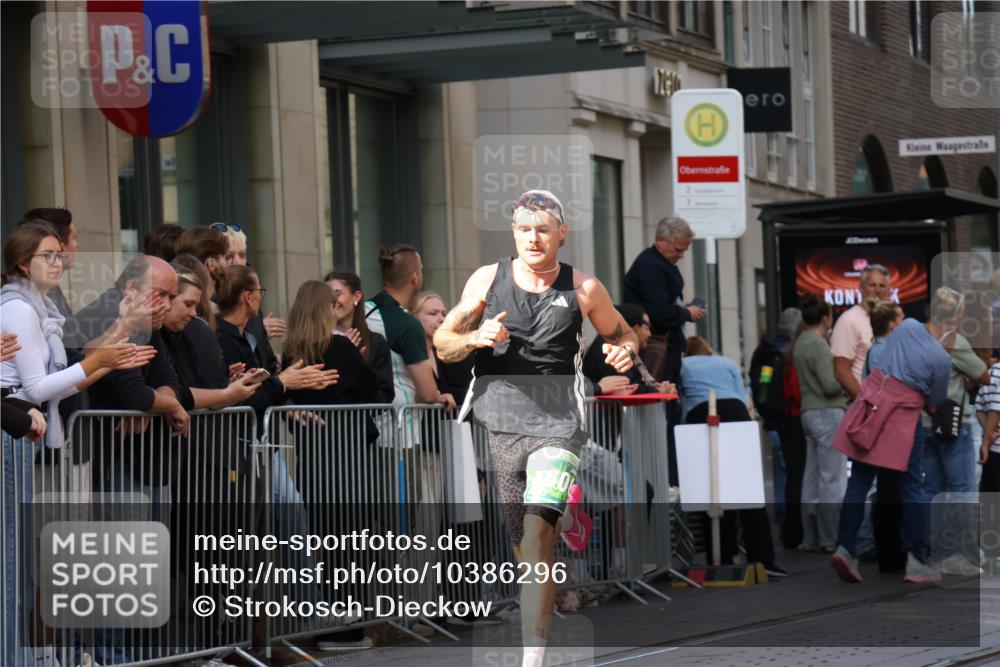 13.09.2026 - 21. swb-Marathon Bremen Strokosch-Dieckow http://msf.ph/oto/10386296 13.09.2026 12:53:21 Ziel 272, 1089, 1168, 1606, 2352, 3080, 3606, 13212, 2585, 2670, 7650, 8081 meine-sportfotos.de