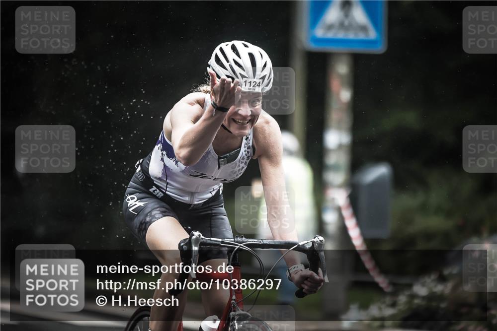 13.09.2026 - Stadtparktriathlon H.Heesch http://msf.ph/oto/10386297 13.09.2026 12:40:54 Radfahren 954, 1124, 1166, 1216 meine-sportfotos.de