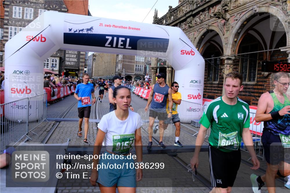 13.09.2026 - 21. swb-Marathon Bremen Tim E. http://msf.ph/oto/10386299 13.09.2026 13:25:24 Ziel 972, 1080, 1166, 1264, 1436, 1448, 2322, 3105, 4091, 4113, 4459, 4507, 4918, 4973, 6079, 6544, 6943, 7306, 7326, 7409, 8245, 9036, 9073, 9152, 9360, 9493, 13088 meine-sportfotos.de