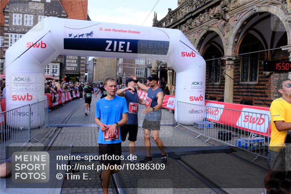 13.09.2026 - 21. swb-Marathon Bremen Tim E. http://msf.ph/oto/10386309 13.09.2026 13:25:25 Ziel 1080, 1119, 1166, 1264, 1436, 1448, 2322, 3105, 3187, 4091, 4113, 4459, 4507, 4918, 6079, 6544, 6943, 7306, 7326, 7409, 8245, 9036, 9073, 9152, 9360, 9493, 13088 meine-sportfotos.de