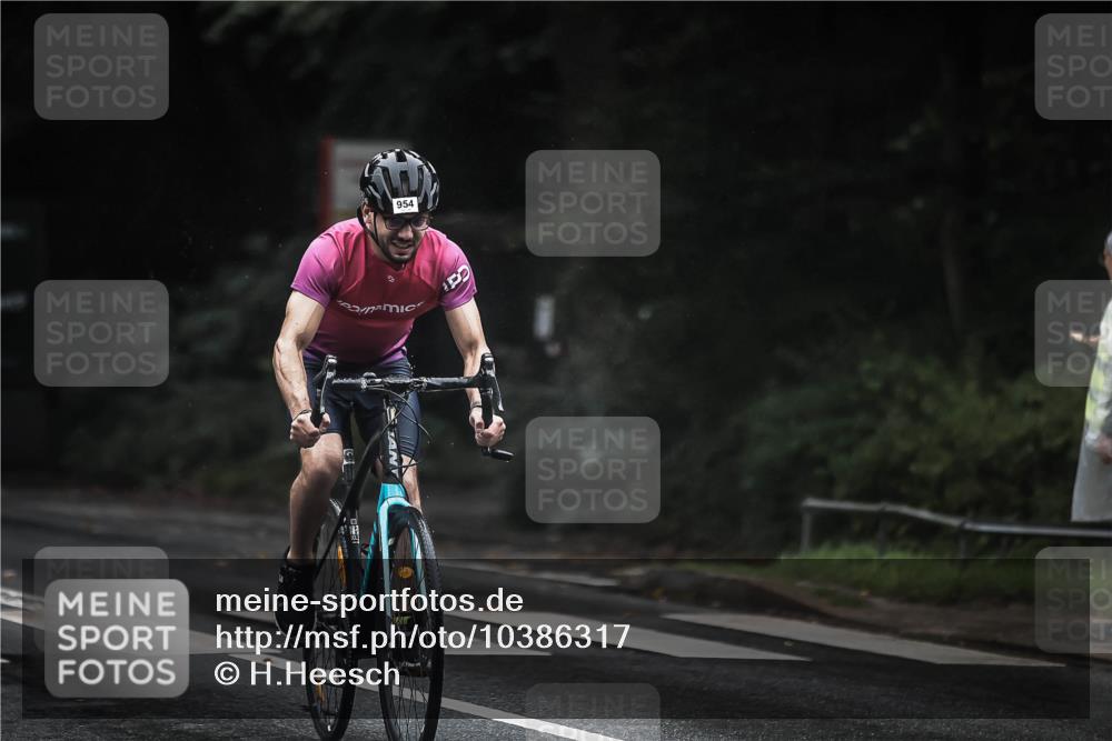 13.09.2026 - Stadtparktriathlon H.Heesch http://msf.ph/oto/10386317 13.09.2026 12:40:56 Radfahren 954, 1124, 1166, 1216, 1308 meine-sportfotos.de
