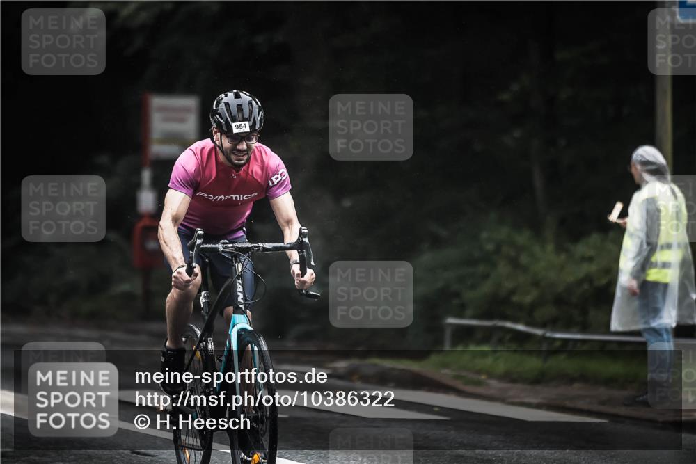 13.09.2026 - Stadtparktriathlon H.Heesch http://msf.ph/oto/10386322 13.09.2026 12:40:56 Radfahren 954, 1124, 1166, 1216, 1308 meine-sportfotos.de