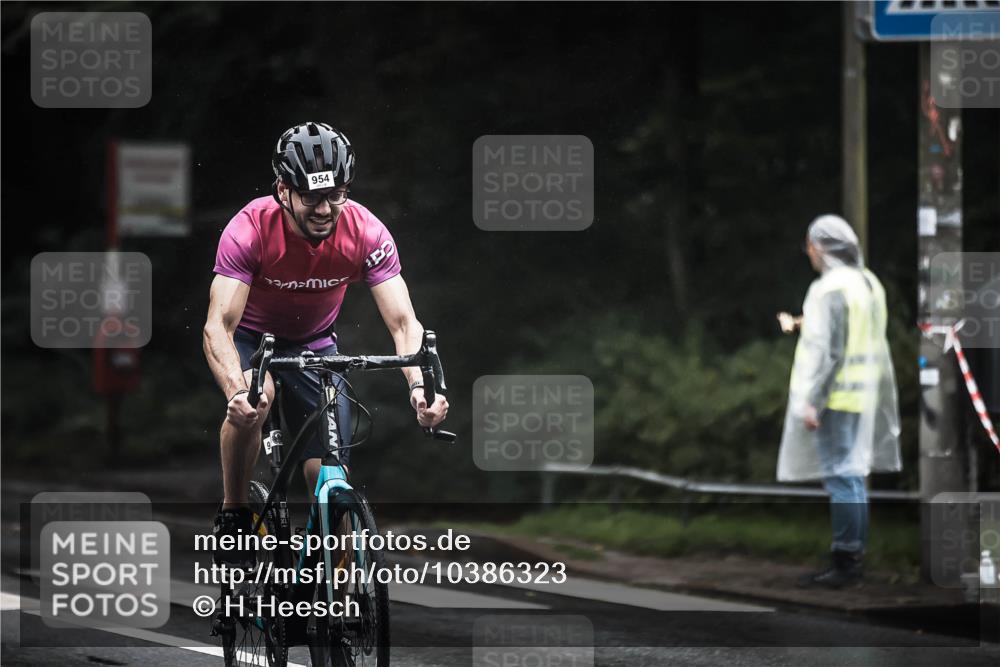 13.09.2026 - Stadtparktriathlon H.Heesch http://msf.ph/oto/10386323 13.09.2026 12:40:56 Radfahren 954, 1124, 1166, 1216, 1308 meine-sportfotos.de