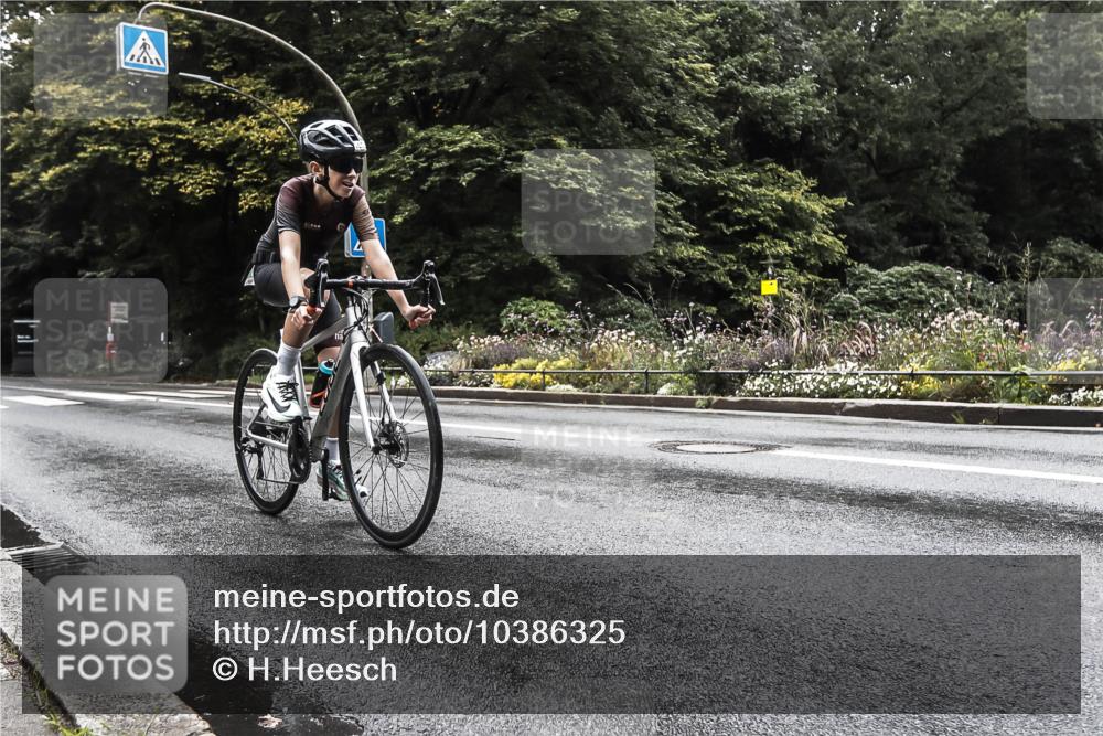 13.09.2026 - Stadtparktriathlon H.Heesch http://msf.ph/oto/10386325 13.09.2026 13:27:20 Radfahren 1352, 1530 meine-sportfotos.de