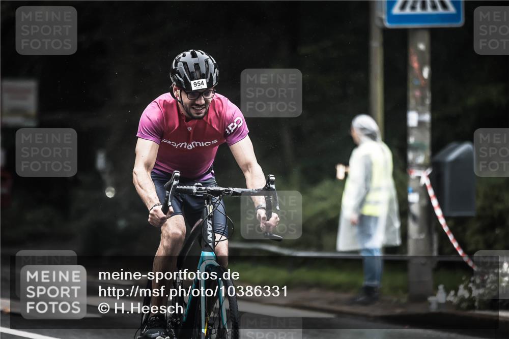 13.09.2026 - Stadtparktriathlon H.Heesch http://msf.ph/oto/10386331 13.09.2026 12:40:56 Radfahren 954, 1124, 1166, 1216, 1308 meine-sportfotos.de
