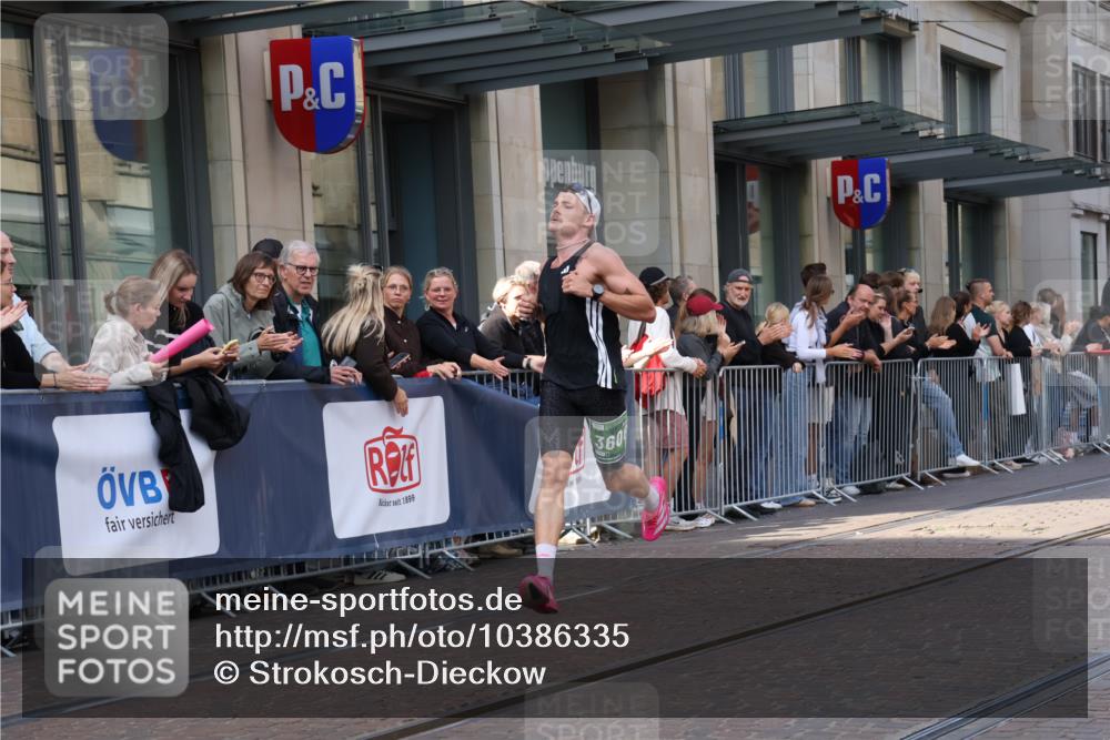 13.09.2026 - 21. swb-Marathon Bremen Strokosch-Dieckow http://msf.ph/oto/10386335 13.09.2026 12:53:22 Ziel 272, 1089, 1168, 1606, 2352, 3080, 3606, 13212, 2585, 2670, 7650, 8081 meine-sportfotos.de