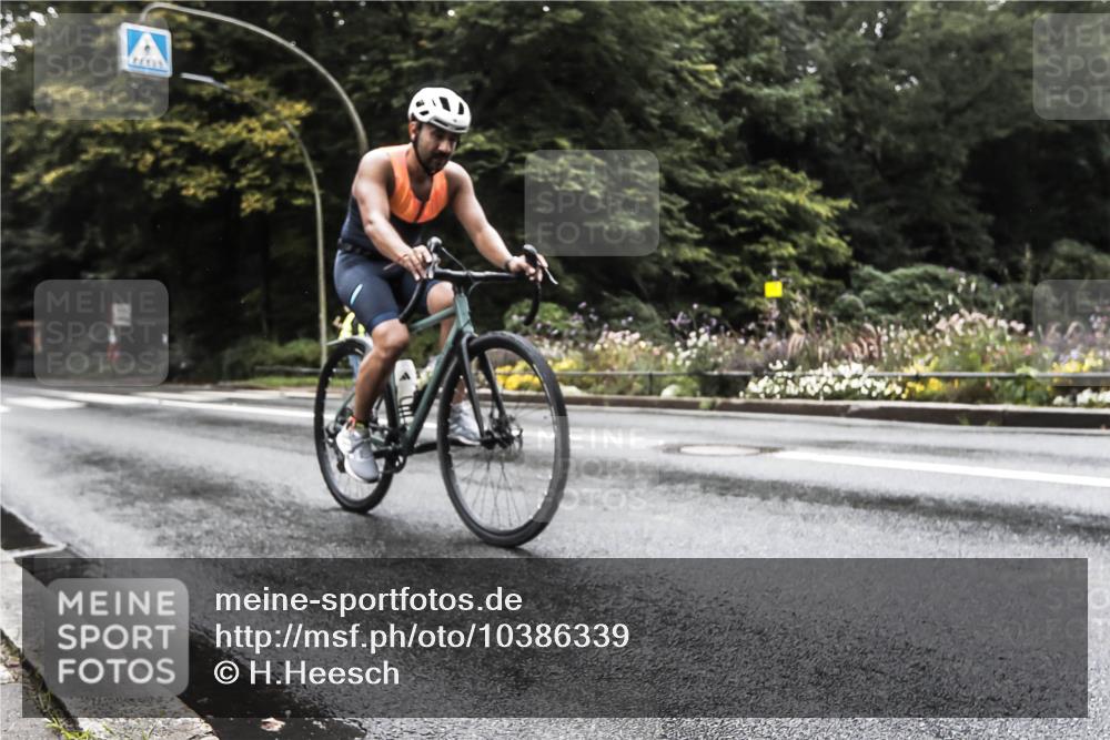 13.09.2026 - Stadtparktriathlon H.Heesch http://msf.ph/oto/10386339 13.09.2026 13:27:32 Radfahren 1357, 1429 meine-sportfotos.de