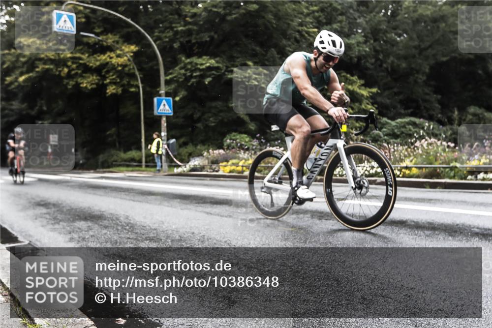 13.09.2026 - Stadtparktriathlon H.Heesch http://msf.ph/oto/10386348 13.09.2026 13:27:50 Radfahren 1322, 1323, 1326, 1401 meine-sportfotos.de