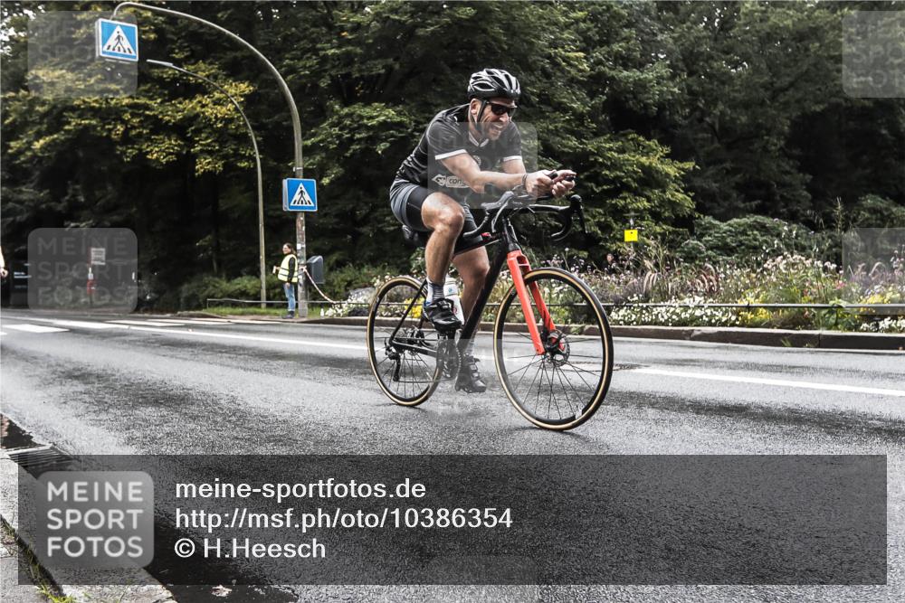 13.09.2026 - Stadtparktriathlon H.Heesch http://msf.ph/oto/10386354 13.09.2026 13:27:51 Radfahren 1322, 1323, 1326, 1401 meine-sportfotos.de