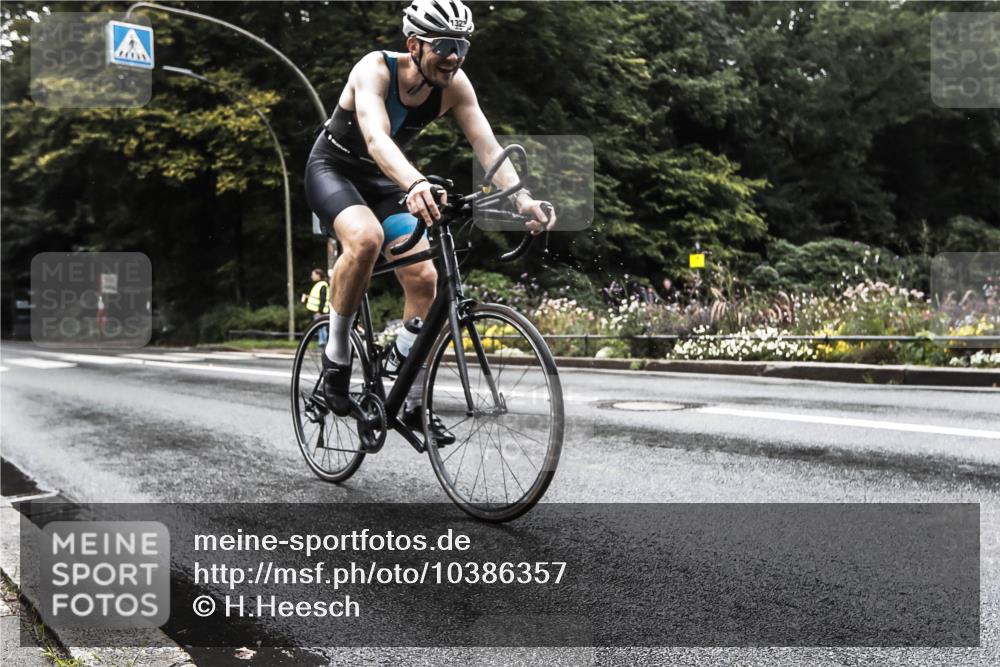 13.09.2026 - Stadtparktriathlon H.Heesch http://msf.ph/oto/10386357 13.09.2026 13:27:52 Radfahren 1322, 1323, 1326, 1401 meine-sportfotos.de