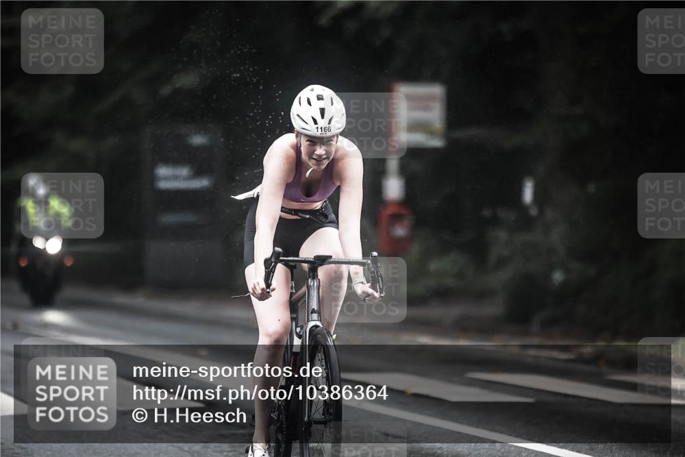 13.09.2026 - Stadtparktriathlon H.Heesch http://msf.ph/oto/10386364 13.09.2026 12:40:59 Radfahren 954, 1124, 1166, 1216, 1241, 1244, 1308 meine-sportfotos.de