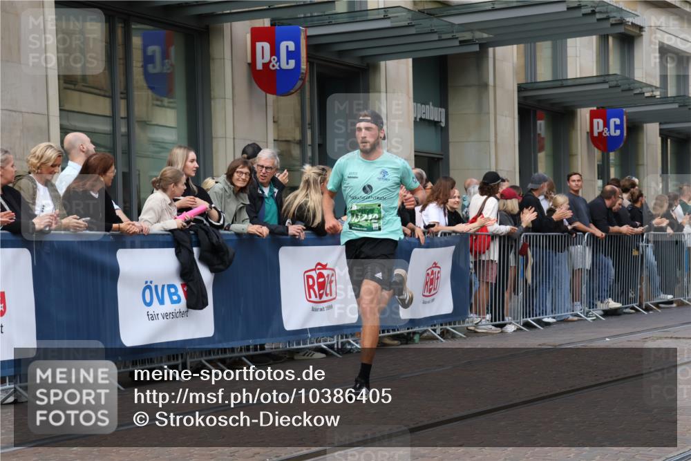 13.09.2026 - 21. swb-Marathon Bremen Strokosch-Dieckow http://msf.ph/oto/10386405 13.09.2026 12:53:38 Ziel 272, 5160, 6112, 13212, 1089, 1168, 1606, 2352, 3080, 3606 meine-sportfotos.de