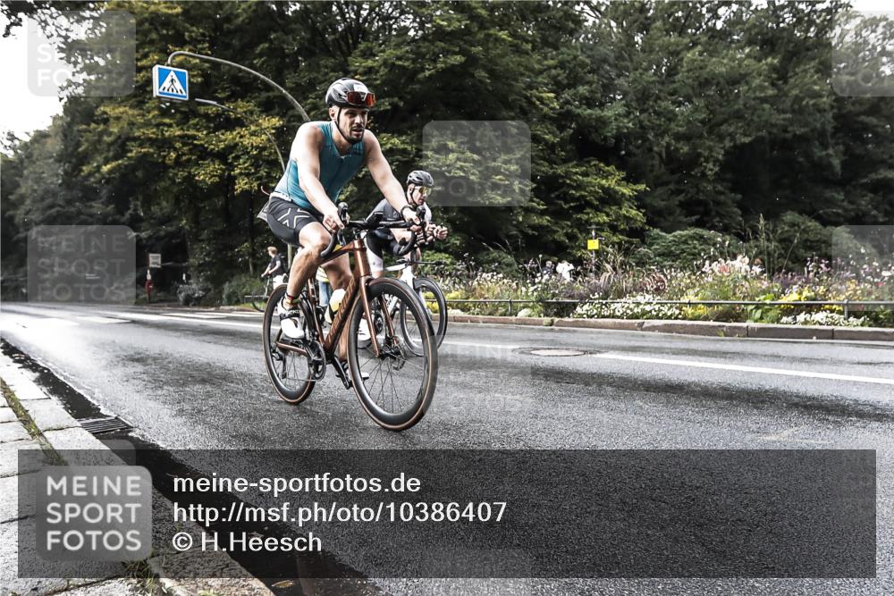 13.09.2026 - Stadtparktriathlon H.Heesch http://msf.ph/oto/10386407 13.09.2026 12:00:04 Radfahren 834, 975, 983 meine-sportfotos.de