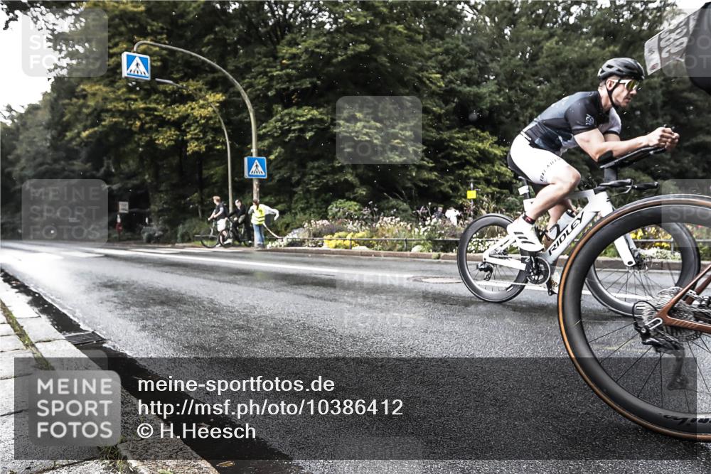 13.09.2026 - Stadtparktriathlon H.Heesch http://msf.ph/oto/10386412 13.09.2026 12:00:04 Radfahren 834, 975, 983 meine-sportfotos.de