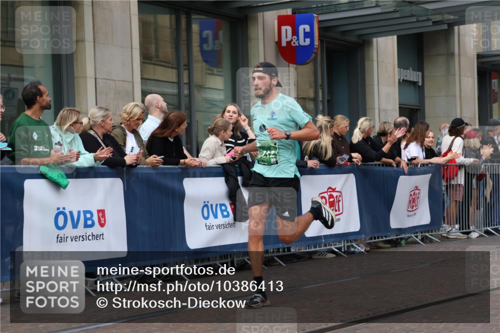 13.09.2026 - 21. swb-Marathon Bremen Strokosch-Dieckow http://msf.ph/oto/10386413 13.09.2026 12:53:38 Ziel 272, 5160, 6112, 13212, 1089, 1168, 1606, 2352, 3080, 3606 meine-sportfotos.de