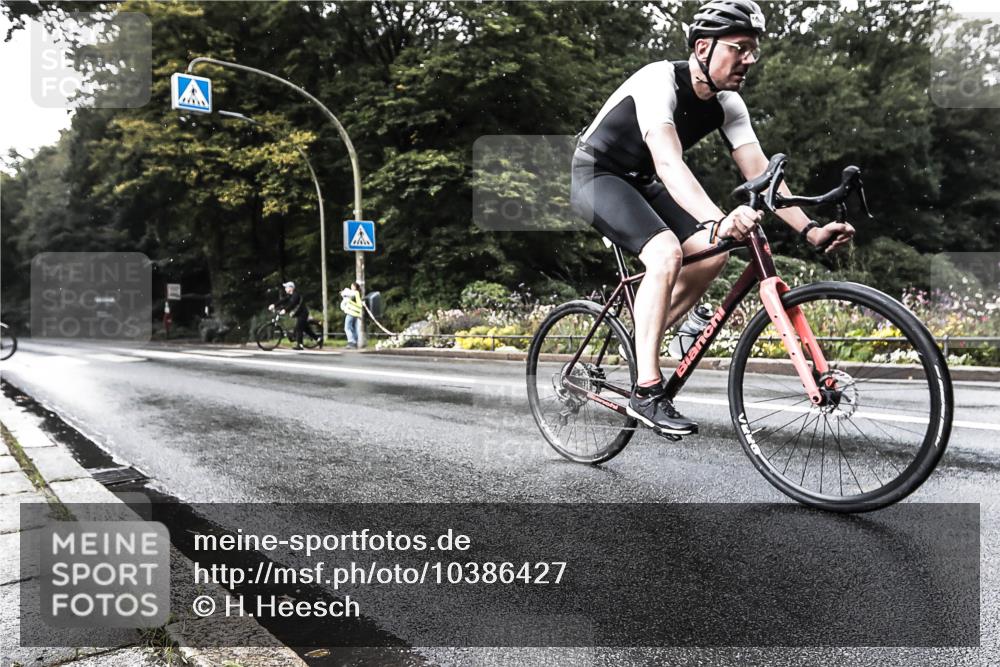 13.09.2026 - Stadtparktriathlon H.Heesch http://msf.ph/oto/10386427 13.09.2026 12:00:18 Radfahren 1040 meine-sportfotos.de