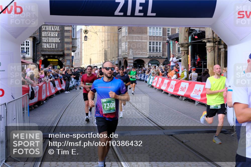 13.09.2026 - 21. swb-Marathon Bremen Tim E. http://msf.ph/oto/10386432 13.09.2026 13:25:37 Ziel 260, 1119, 1436, 1448, 1650, 1658, 2046, 3168, 3187, 4294, 4459, 6113, 6380, 7252, 7306, 7326, 8357, 8695, 8769, 9036, 9299, 9460, 9468, 9493, 9563, 13025, 13088 meine-sportfotos.de