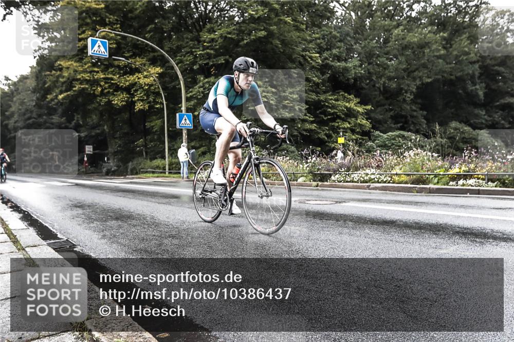 13.09.2026 - Stadtparktriathlon H.Heesch http://msf.ph/oto/10386437 13.09.2026 12:00:26 Radfahren 917, 1005, 1022 meine-sportfotos.de