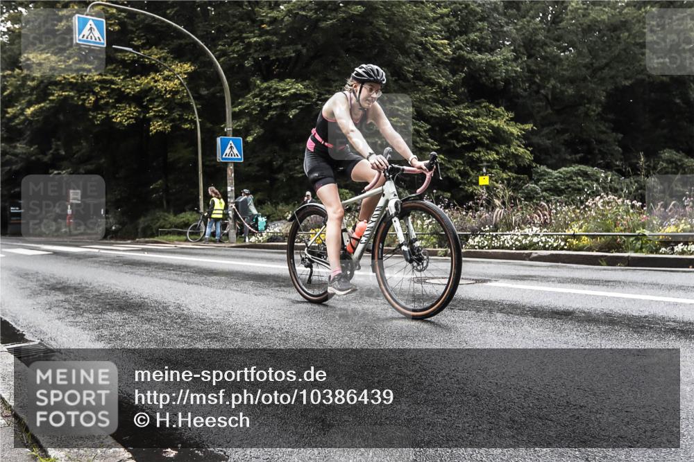 13.09.2026 - Stadtparktriathlon H.Heesch http://msf.ph/oto/10386439 13.09.2026 13:28:29 Radfahren 1373, 1388, 1407, 1420, 1425, 1519 meine-sportfotos.de