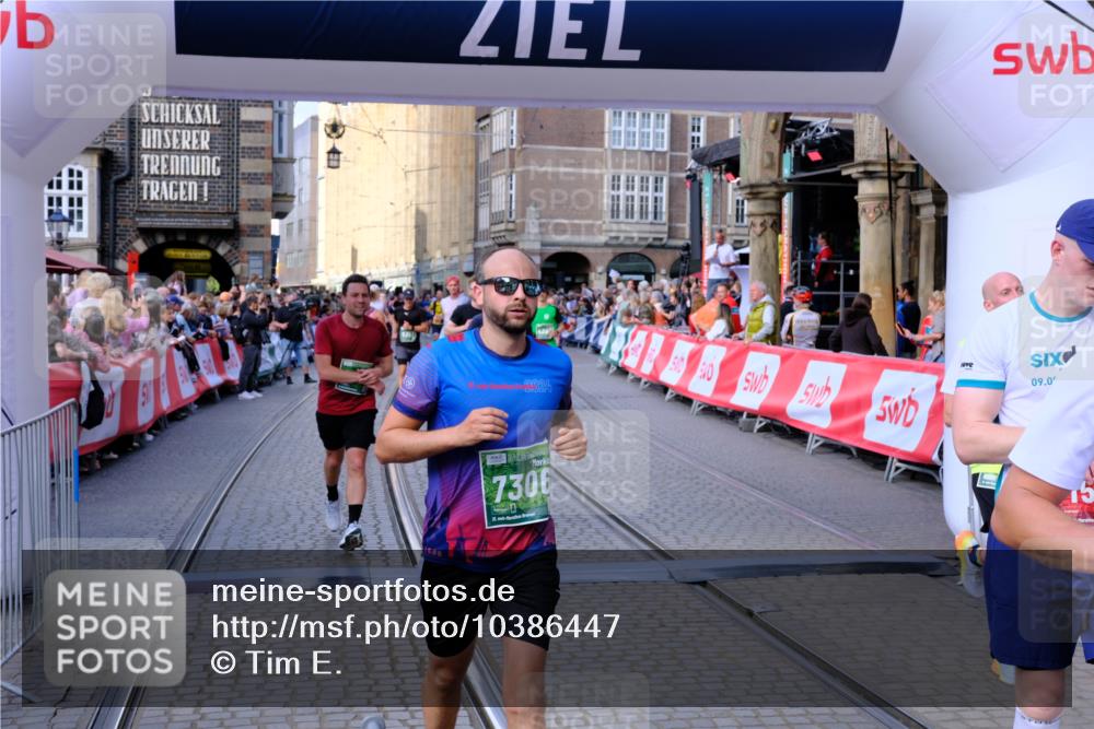 13.09.2026 - 21. swb-Marathon Bremen Tim E. http://msf.ph/oto/10386447 13.09.2026 13:25:38 Ziel 260, 1119, 1436, 1650, 1658, 2046, 3168, 3187, 4294, 4459, 5814, 6113, 6380, 7252, 7306, 7326, 8357, 8695, 8769, 9036, 9299, 9460, 9468, 9563, 13025 meine-sportfotos.de