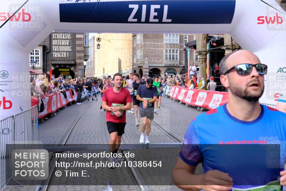 13.09.2026 - 21. swb-Marathon Bremen Tim E. http://msf.ph/oto/10386454 13.09.2026 13:25:39 Ziel 260, 1119, 1436, 1650, 1658, 2046, 3168, 3187, 4294, 4459, 5814, 6113, 6380, 7252, 7306, 7326, 8357, 8695, 8769, 9036, 9299, 9460, 9468, 9563, 13025 meine-sportfotos.de